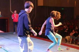 吃瓜群众舞蹈动作,跟随潮流动作演绎欢乐时光