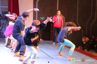 吃瓜群众舞蹈动作,跟随潮流动作演绎欢乐时光